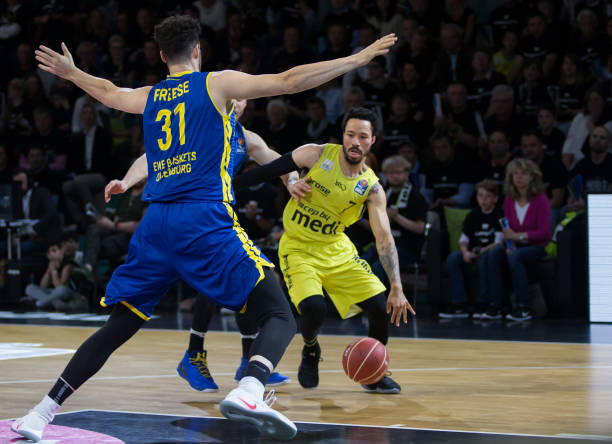 山西队则显 山西队则显